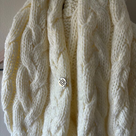 Liz Claiborne Infinity Cream Scarf - Picture 2 of 4